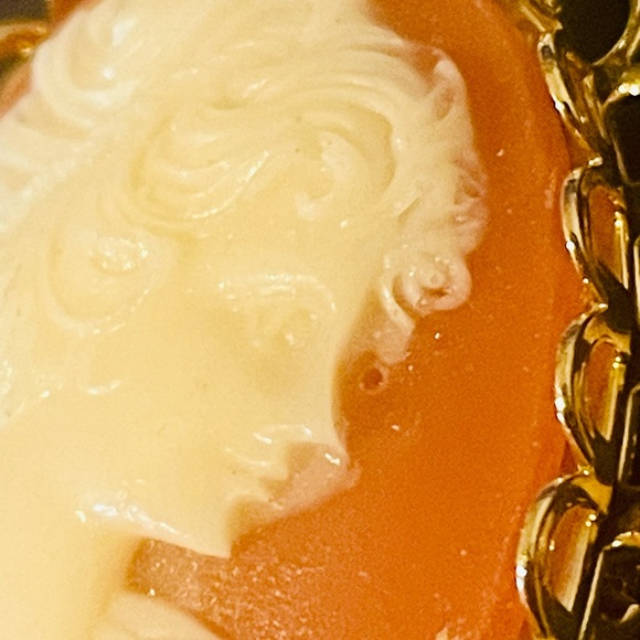 Vintage Cameo Brooch - Picture 7 of 10